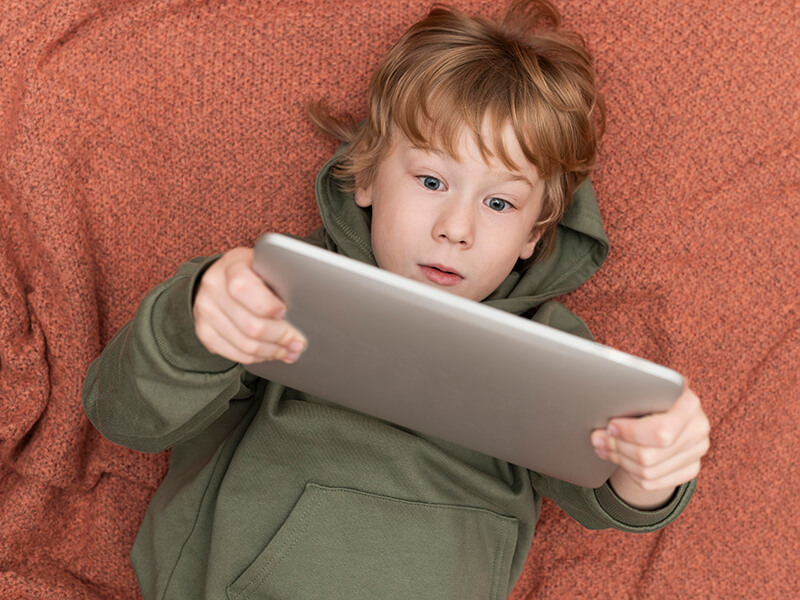 10 consecuencias del uso intensivo de pantallas durante la infancia